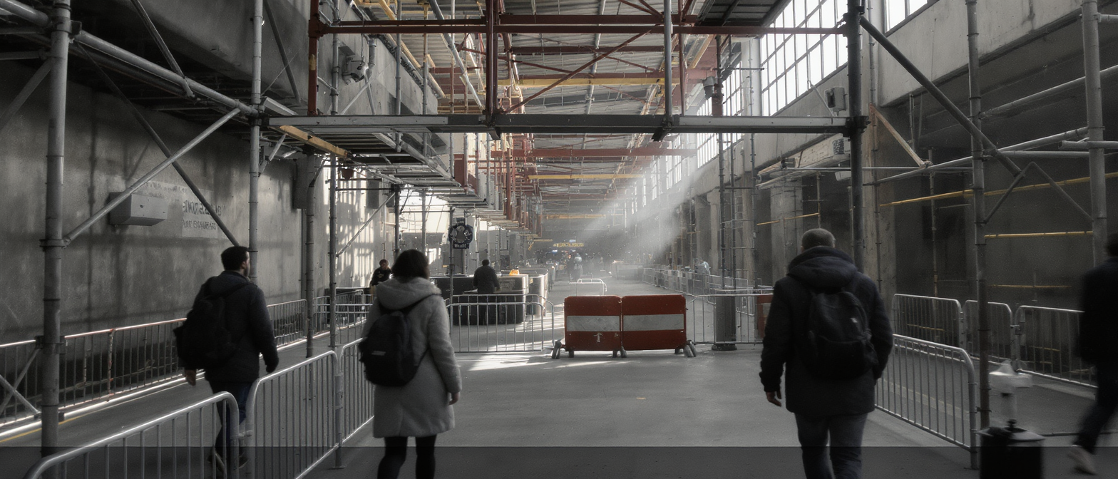 d&eacute;couvrez les d&eacute;tails de la condamnation de la sncf &agrave; 274 millions d'euros dans l'affaire de la r&eacute;novation de la gare du nord, avec les coulisses et les enjeux de ce dossier majeur.