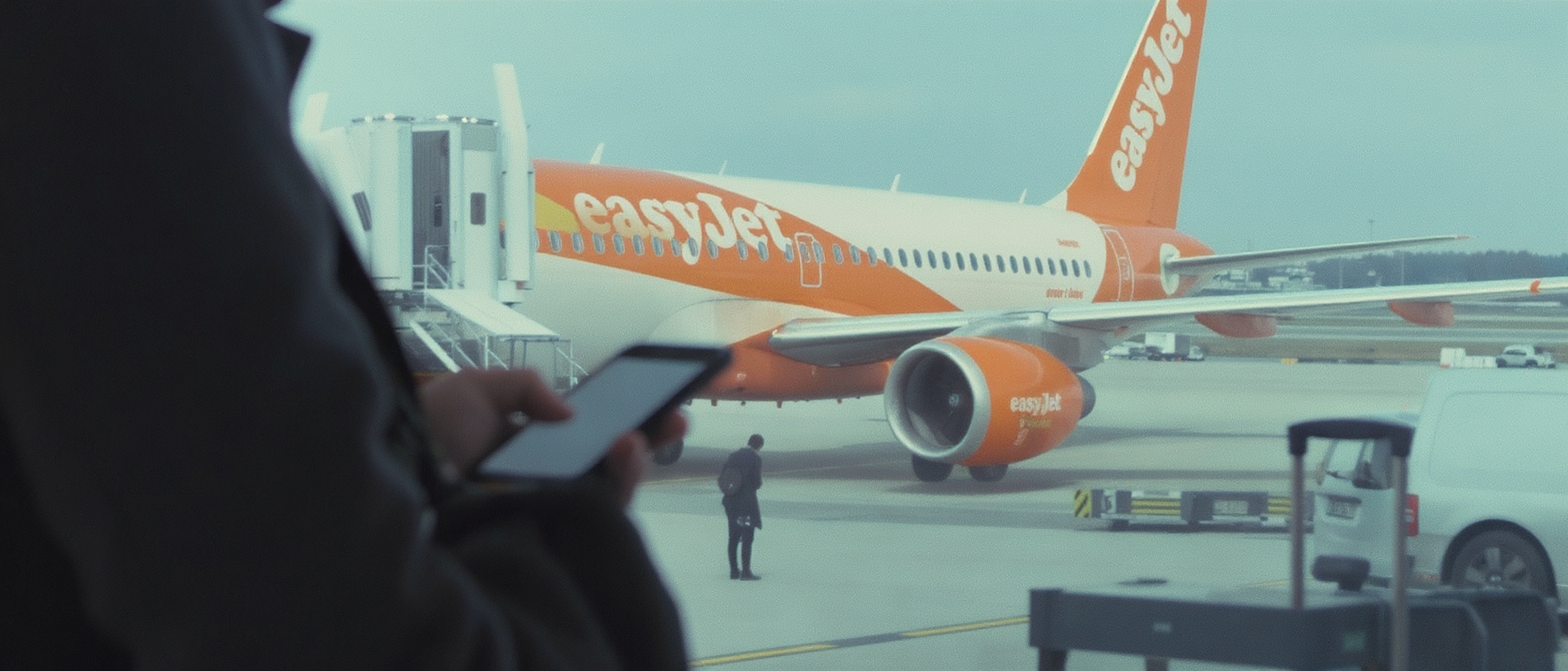 d&eacute;couvrez les cons&eacute;quences de l'acquisition d&rsquo;easyjet par le fonds am&eacute;ricain apollo et les impacts possibles sur la strat&eacute;gie et l'avenir de la compagnie low-cost.